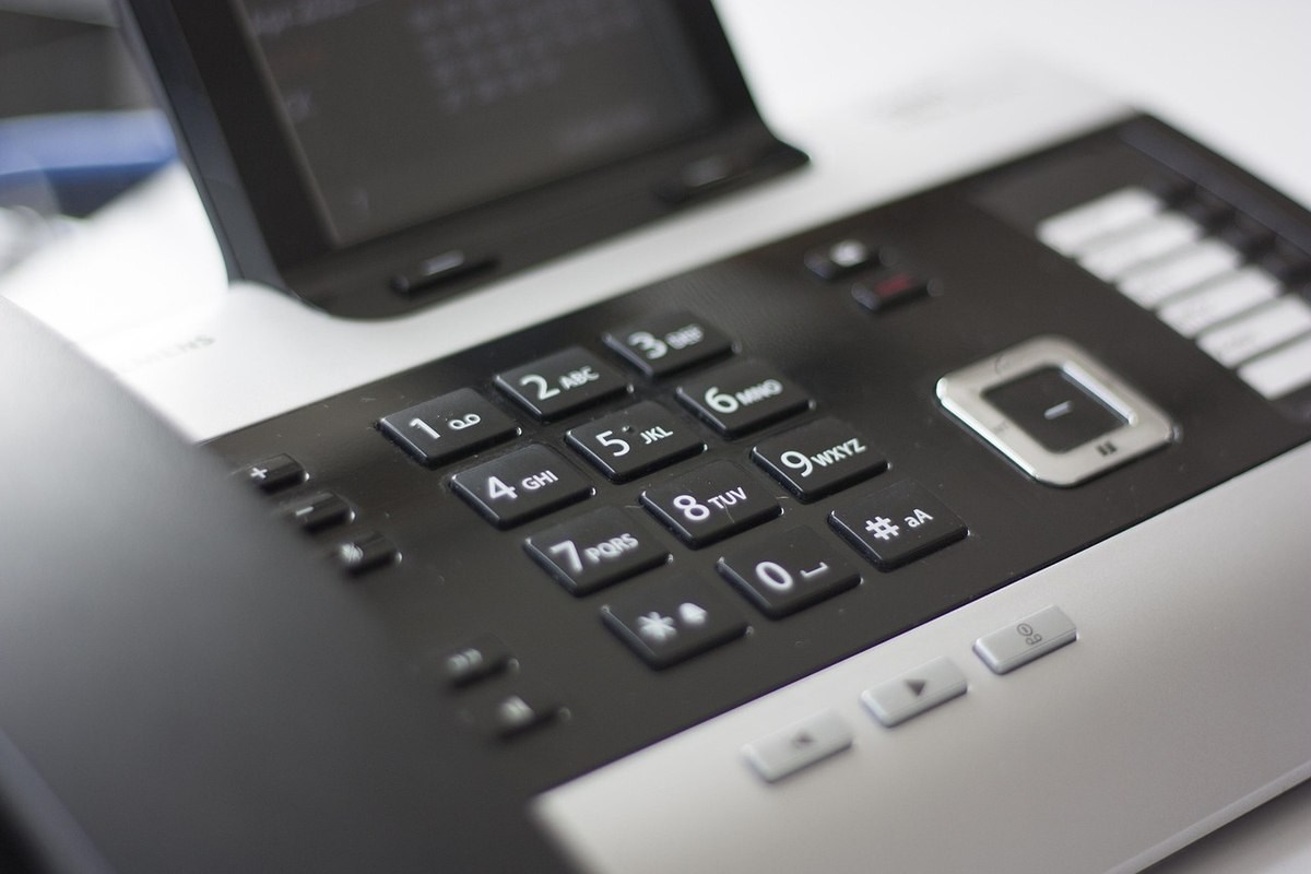 Clavier de téléphone de bureau avec écran et boutons numériques Clavier de téléphone de bureau avec écran et boutons numériques